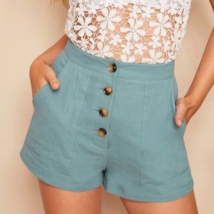 ‫Button Fly Patch Pocket Shorts